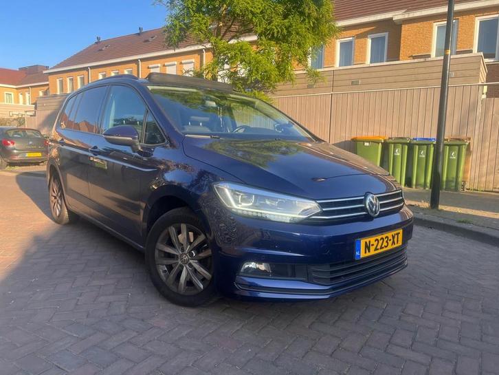 Volkswagen Touran 1.6 TDI SCR Highline Edition R 7p *Voll*, Auto's, Volkswagen, Bedrijf, Te koop, Touran, ABS, Achteruitrijcamera