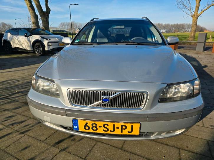 Volvo V70 2.4 T 200PK AUT 2001 youngtimer  Grijs, Auto's, Volvo, Particulier, V70, Airbags, Airconditioning, Boordcomputer, Centrale vergrendeling