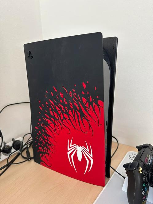 Playstation 5 Limited Edition Spider-Man incl 2 controllers, Spelcomputers en Games, Spelcomputers | Sony PlayStation 5, Zo goed als nieuw