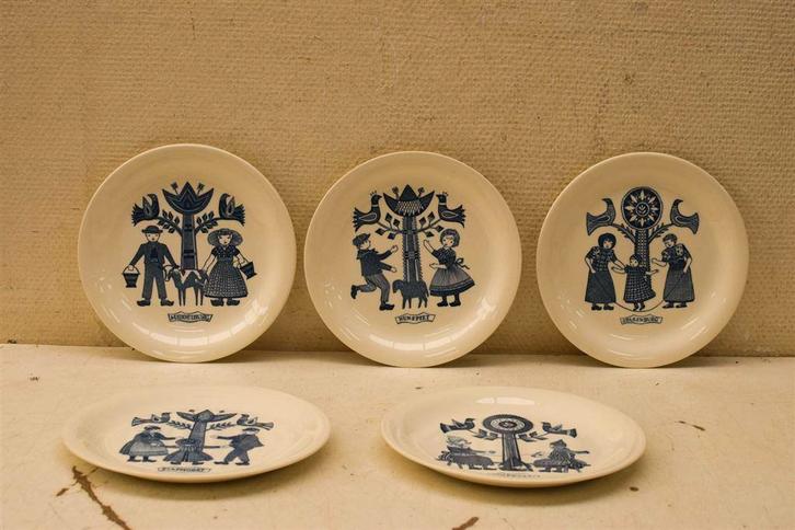 5 stuks Royal Sphinx Klederdracht borden 45375, Huis en Inrichting, Keuken | Servies, Gebruikt, Bord(en), Wedgwood, Aardewerk