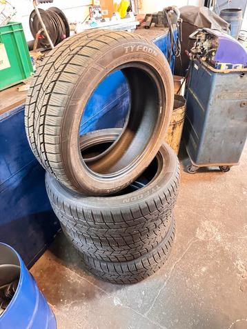 4x All Weather Banden 235/50/18 - 5,5mm beschikbaar voor biedingen