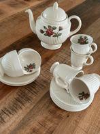 Servies wedgwood moss rose, Huis en Inrichting, Keuken | Servies, Ophalen, Zo goed als nieuw, Wedgwood, Kop(pen) en/of Schotel(s)