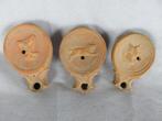 Olielampjes in aardewerk in Romeinse stijl - 19e - 20e eeuw, Antiek en Kunst, Antiek | Keramiek en Aardewerk, Ophalen of Verzenden