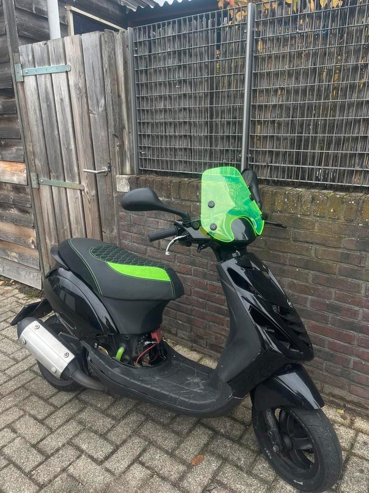 Piaggio zip 172 LC (TERUIL/Tekoop), Fietsen en Brommers, Brommeronderdelen | Algemeen, Zo goed als nieuw, Blok, Ophalen