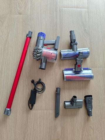 Dyson stofzuiger incl lader beschikbaar voor biedingen