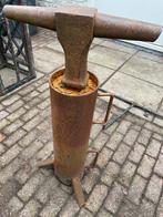 Oude Ambachtelijke Aambeeld Standaard, Ophalen