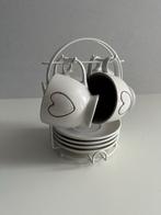 Servies set met rek – 4 kopjes & 4 schotels, met hartjes, Huis en Inrichting, Ophalen of Verzenden