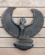 Egyptisch Isis Beeld met Vleugels, Antiek en Kunst, Kunst | Beelden en Houtsnijwerken, Ophalen of Verzenden