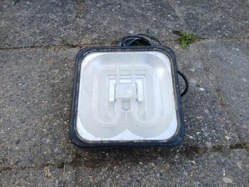 Bouwlamp met extra stopcontact 38 W te koop beschikbaar voor biedingen