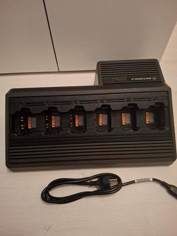 Motorola 6-vaks Lader GP340/360/380 beschikbaar voor biedingen