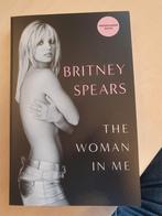 Britney Spears - The Woman in Me - Nederlandse editie, Boeken, Biografieën, Ophalen of Verzenden, Zo goed als nieuw, Britney Spears