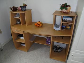 bureau beschikbaar voor biedingen