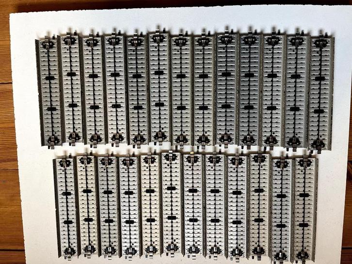 25 rechte 5106 M rails in goede staat., Hobby en Vrije tijd, Modeltreinen | H0, Gebruikt, Rails, Wisselstroom, Märklin, Ophalen of Verzenden