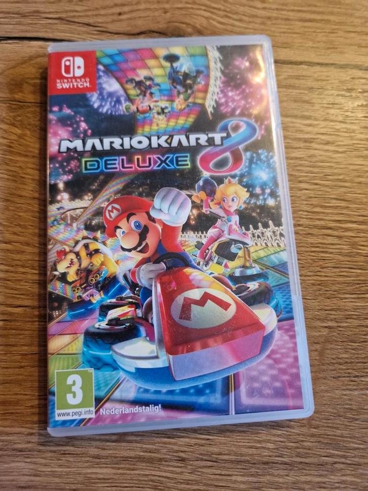 Mario Kart 8 Deluxe - Nintendo Switch, Spelcomputers en Games, Games | Nintendo Switch, Zo goed als nieuw, Racen en Vliegen, 3 spelers of meer