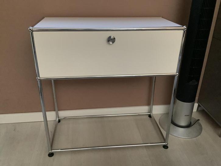 Usm haller pure white, Huis en Inrichting, Kasten | Wandmeubels, Zo goed als nieuw, Minder dan 100 cm, Minder dan 150 cm, 25 tot 50 cm