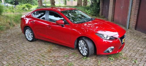 Prachtige Mazda 3 GT-M 120 pk 2015 Rood Sedan, Auto's, Mazda, Particulier, ABS, Airconditioning, Bluetooth, Climate control, Cruise Control