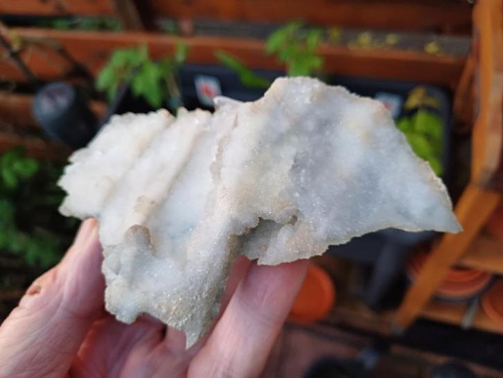 D11-4 Glinsterende Chalcedoon Madan Bulgarije #collectie, Verzamelen, Mineralen en Fossielen, Mineraal, Ophalen of Verzenden