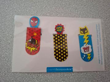 Magnetische boekenleggers superhelden beschikbaar voor biedingen