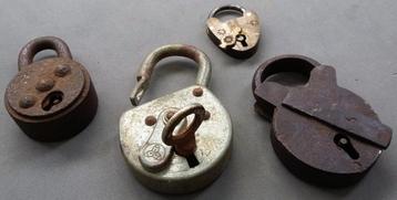 Om 1850 - 1925 Hangsloten Sloten Hang Sluitwerk Slot Sleutel beschikbaar voor biedingen