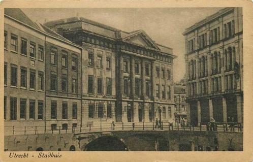 (300-402-037) Utrecht Stadhuis, Verzamelen, Ansichtkaarten | Nederland, Utrecht, Verzenden