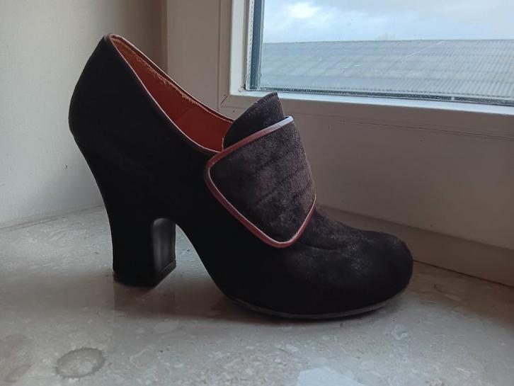 donkerbruine Chie Miara pumps, Kleding | Dames, Schoenen, Zo goed als nieuw, Schoenen met hoge hakken, Bruin, Ophalen of Verzenden