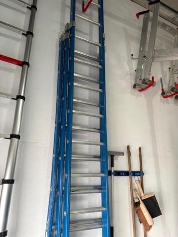 DAS 3-delige ladder ATLAS BLUE 12 treden (G312B) z.g.a.n. beschikbaar voor biedingen