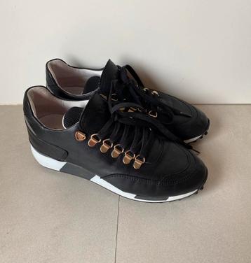 VIA VAI SNEAKERS MT:36 NIEUWSTAAT beschikbaar voor biedingen