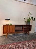 Vintage sideboard met schuifdeuren jaren 60, Huis en Inrichting, Kasten | Dressoirs, Ophalen, Z, ,, Zo goed als nieuw