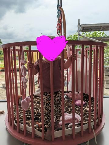 Ronde babybox / speelbox beschikbaar voor biedingen