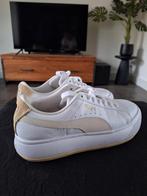 Nieuwe PUMA Sneakers., Ophalen of Verzenden, Nieuw, Wit, Sneakers of Gympen