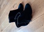 Zwart suède laarsjes mt 41, Kleding | Dames, Schoenen, Ophalen of Verzenden, Zo goed als nieuw, Zwart