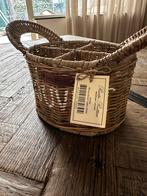 Riviera maison rieten bestek mandje, Huis en Inrichting, Woonaccessoires | Schalen en Manden, Ophalen of Verzenden, Zo goed als nieuw