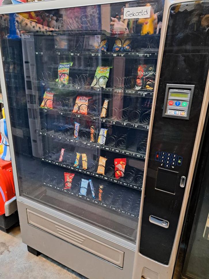 Crane merchant snacks automaat gekoeld, Verzamelen, Automaten | Overige, Zo goed als nieuw, Ophalen