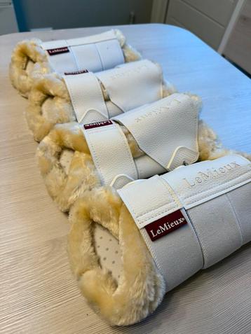 Lemieux Motionflex boots 4 stuks maat M beschikbaar voor biedingen