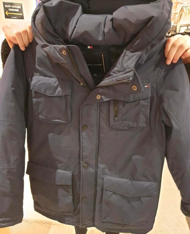 Tommy Hilfiger winterjas parka zgan 152, Kinderen en Baby's, Kinderkleding | Maat 152, Zo goed als nieuw, Jongen, Jas, Ophalen of Verzenden