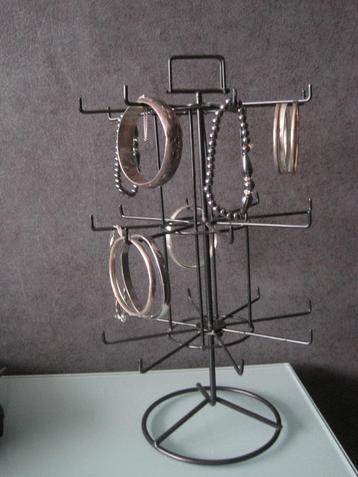 Sieraden draaimolen 34 x 13 cm voor armbanden. beschikbaar voor biedingen