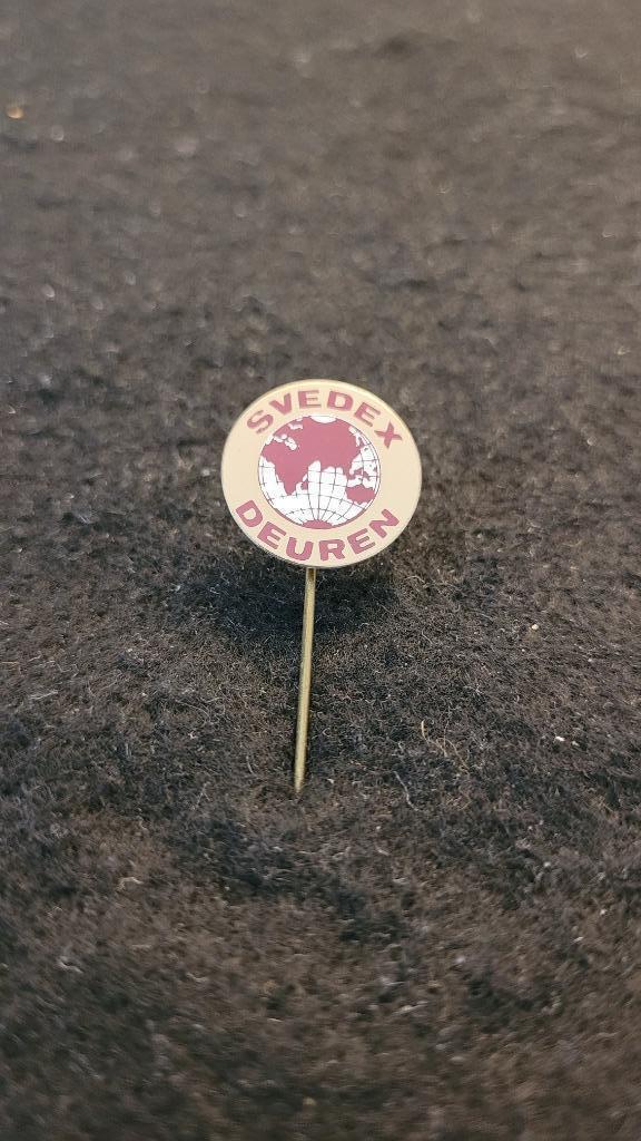 Svendex deuren Varsseveld speldje, Verzamelen, Speldjes, Pins en Buttons, Zo goed als nieuw, Speldje of Pin, Merk, Verzenden