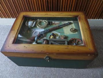 Aparte decoratieve kist. Jagers / wilde westen. Man-cave beschikbaar voor biedingen