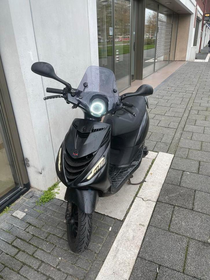 50cc 2t, Fietsen en Brommers, Brommeronderdelen | Scooters, Zo goed als nieuw, Piaggio, Overige typen, Ophalen