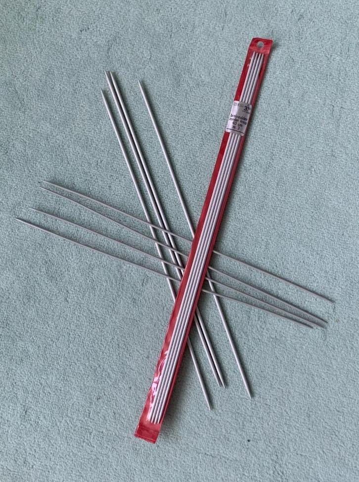 3 Setjes van 4 breinaalden zonder knop - nrs 2 - 3 en 4, Hobby en Vrije tijd, Breien en Haken, Zo goed als nieuw, Breien, Naald