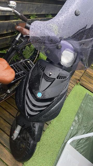 Zip snor - 2015 beschikbaar voor biedingen