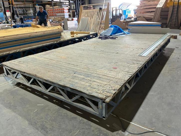 Productietafel (2 stuks)/ Podium, Zakelijke goederen, Machines en Bouw | Houtbewerking, Ophalen