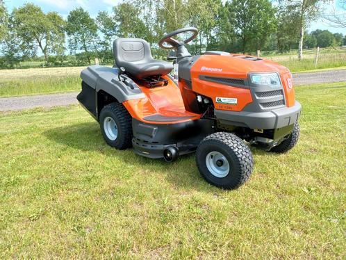 Husqvarna TC 138L zitmaaier NIEUW, Tuin en Terras, Zitmaaiers, Nieuw, 90 tot 120 cm, Opvangbak, Ophalen of Verzenden