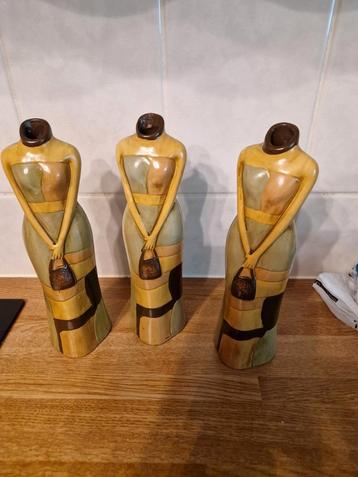 Leuke vaasjes. beschikbaar voor biedingen