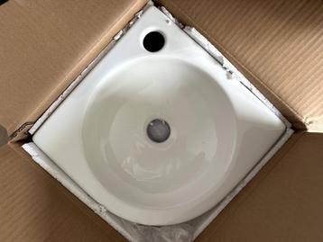 Differnz Cleo Fontein Keramiek 30 x 30 x 10 cm Wit NIEUW beschikbaar voor biedingen