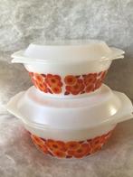 2 vintage schalen met deksel. Arcopal Lotus., Huis en Inrichting, Keuken | Servies, Ophalen of Verzenden, Overige stijlen, Kop(pen) en/of Schotel(s)
