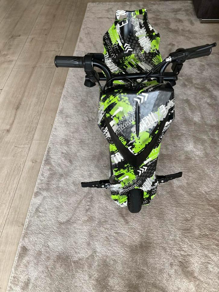 Groene Play-on Drift Trike (Elektriche Skelter), Kinderen en Baby's, Speelgoed | Buiten | Skelters, Gebruikt, Overige merken, Ophalen