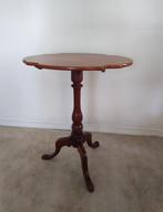 Tilt top tafeltje mahonie met geschulpt blad, ovaal, Antiek en Kunst, Antiek | Meubels | Tafels, Ophalen of Verzenden