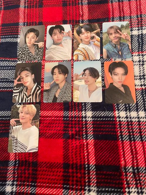 Stray Kids Stay in Jeju JYP shop pob photocards, Verzamelen, Muziek, Artiesten en Beroemdheden, Zo goed als nieuw, Foto of Kaart