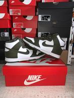 Nike dunk high cargo khaki green maat 36,5, Kleding | Dames, Schoenen, Nieuw, Ophalen of Verzenden